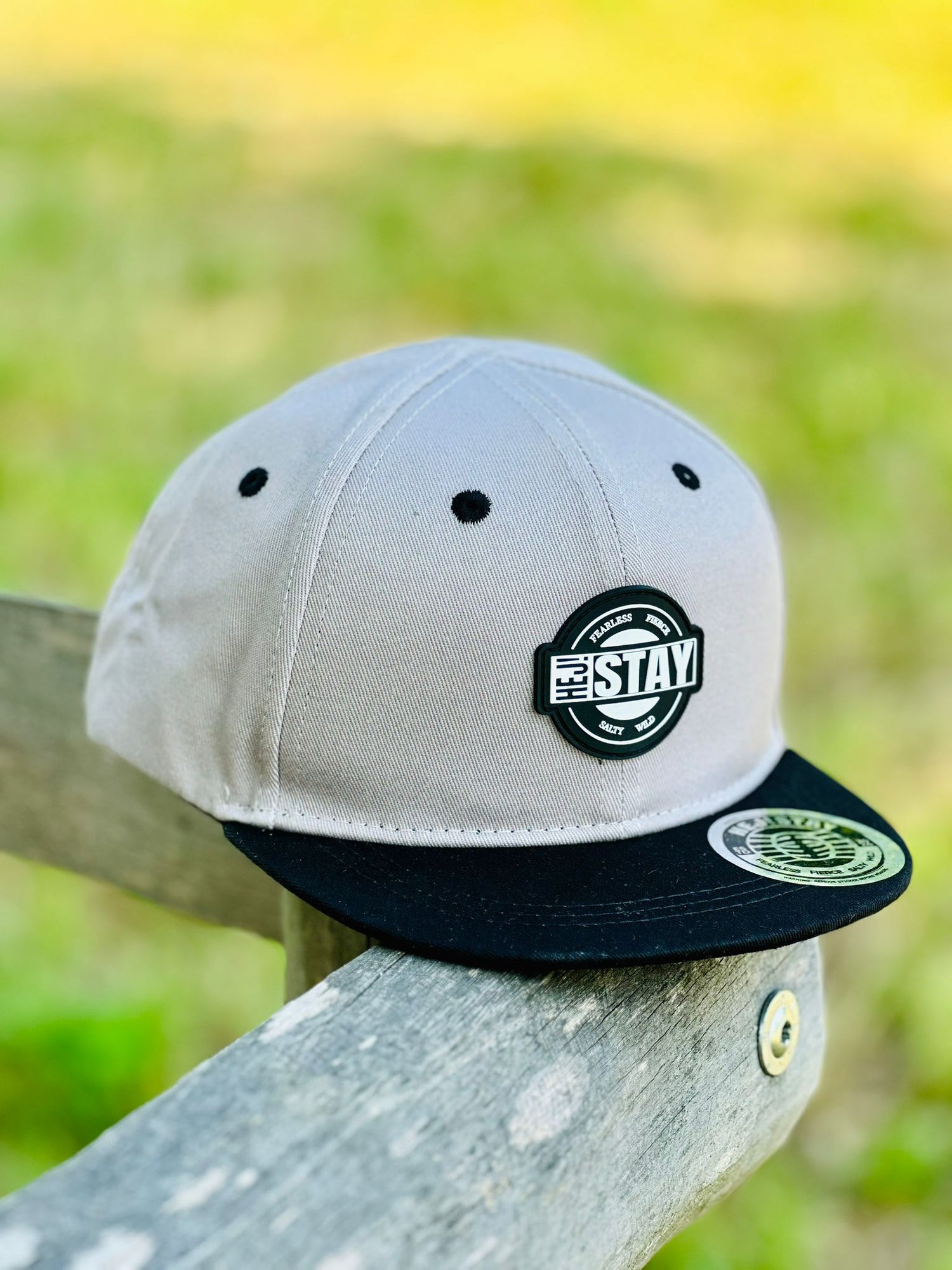 Caps